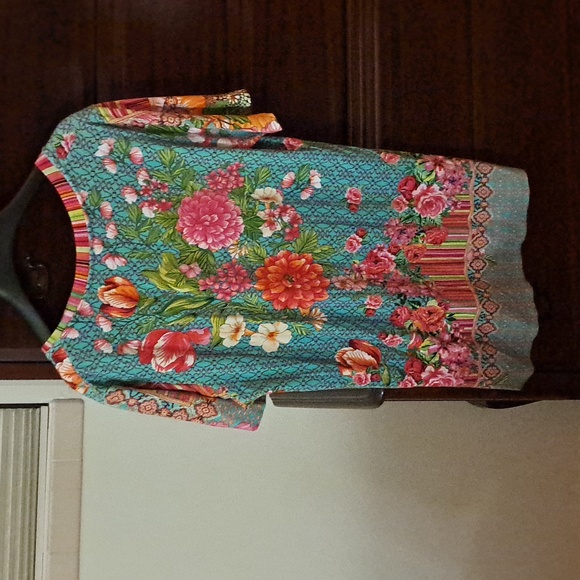 EXC COND JOHNNY WAS of Los Angeles Size S V-Neck! - Picture 4 of 7